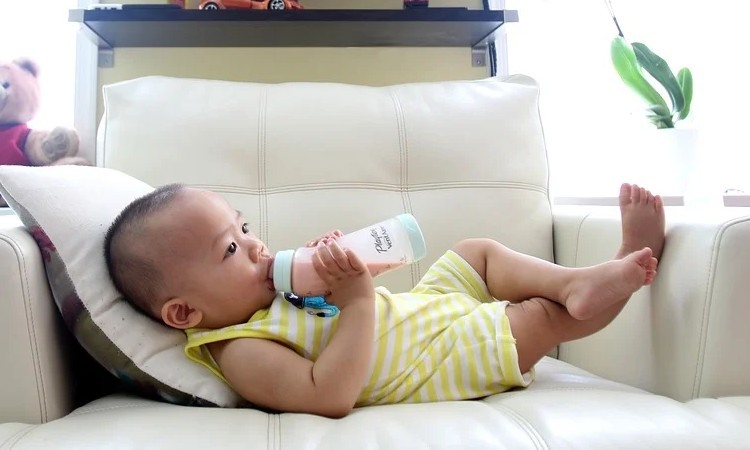 Las fórmulas lácteas para bebé: datos para elegir la mejor