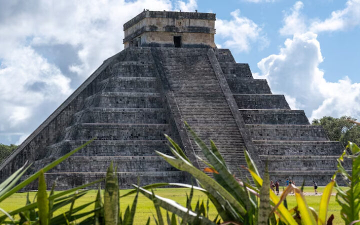 Turismo tras las huellas de civilizaciones perdidas: Rutas mayas en Guatemala