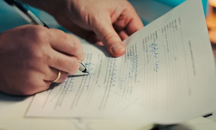 Hinchar o inchar: cómo se escribe correctamente y ejemplos